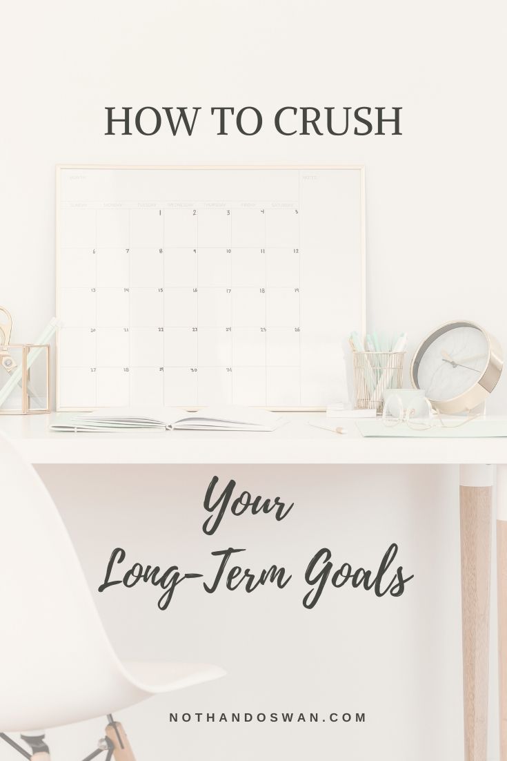 Need some motivation? In this post, I’m walking you through how to loosely hold on to your long-term goal ideas without getting discouraged. Beat overwhelm & procrastination so you can crush those goals, sis!